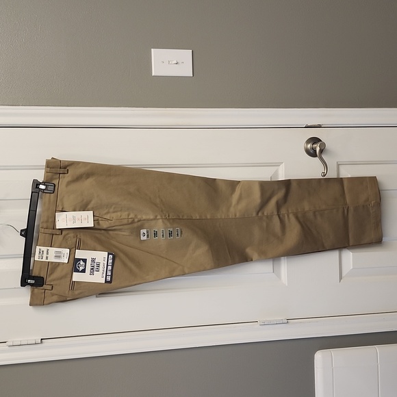 Dockers Signature Khaki Stright Fit.. Lux cotton stretch - Picture 1 of 7